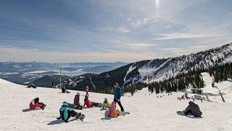 Group snowboard lessons at Schweitzer. 