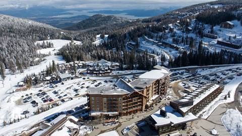 Exterior of WhitePine and 5 Needles lodge at Schweitzer