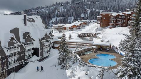 Pool at Selkirk Lodge at Schweitzer 