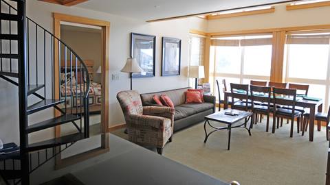 Interior room at Whitepine Lodge at Schweitzer